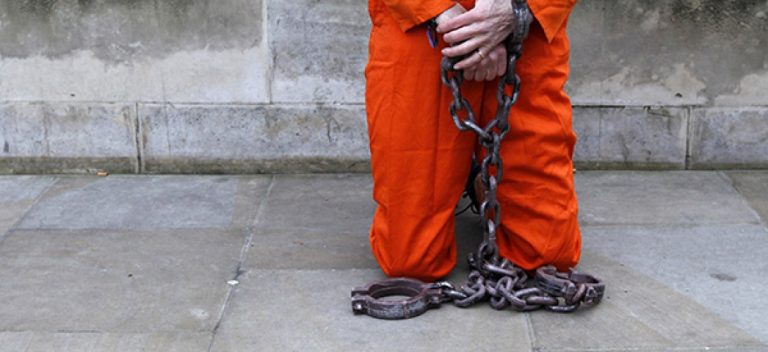 guantanamo-manifestant-prisonnier